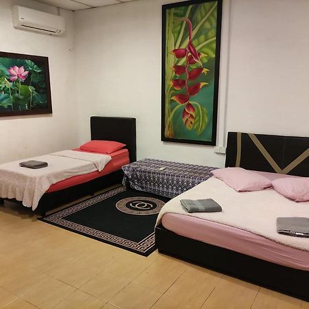 Kencana Guest House パンタイ・サナング エクステリア 写真