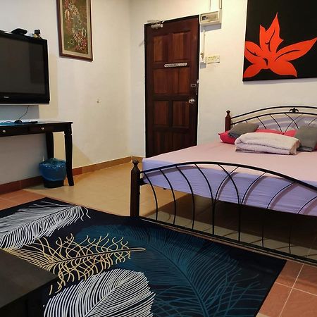 Kencana Guest House パンタイ・サナング エクステリア 写真