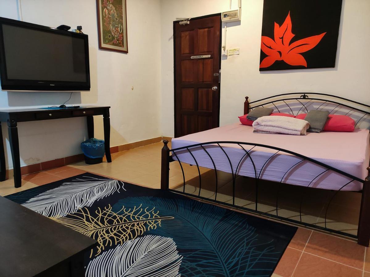 Kencana Guest House パンタイ・サナング エクステリア 写真