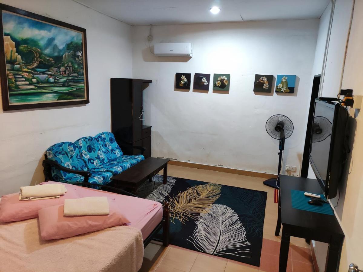 Kencana Guest House パンタイ・サナング 部屋 写真