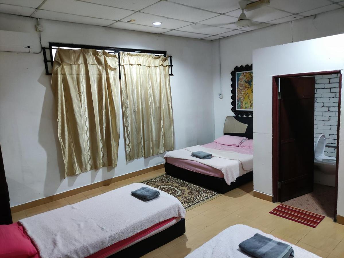 Kencana Guest House パンタイ・サナング 部屋 写真
