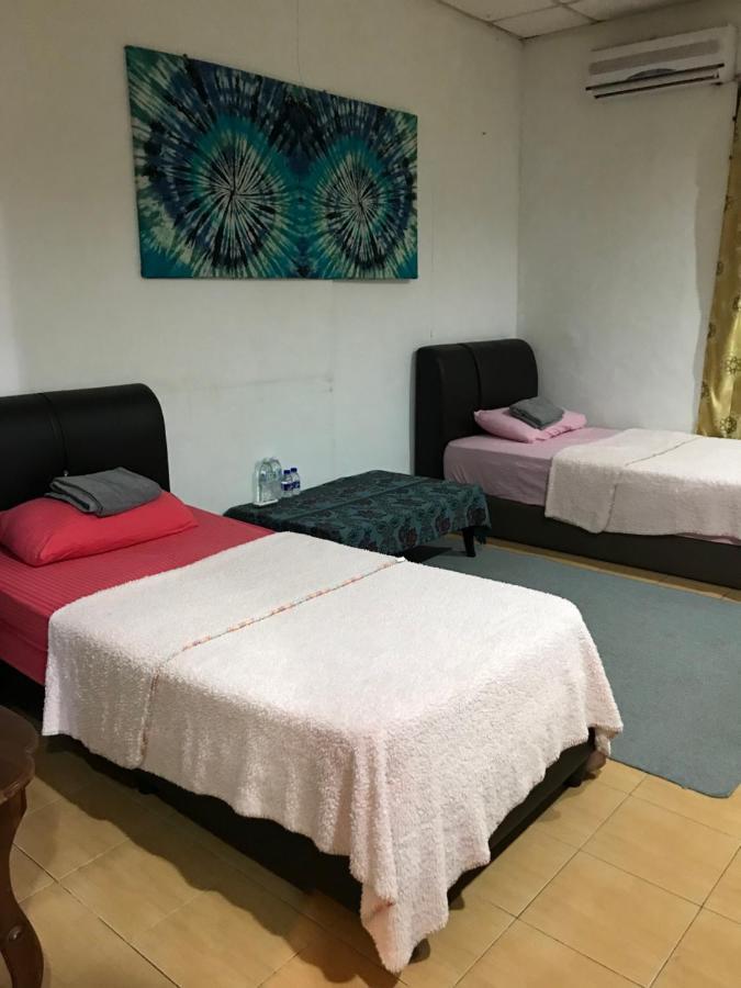 Kencana Guest House パンタイ・サナング エクステリア 写真